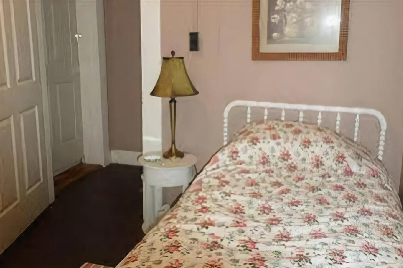 2 Sisters Bed & Breakfast Мэдисон Экстерьер фото
